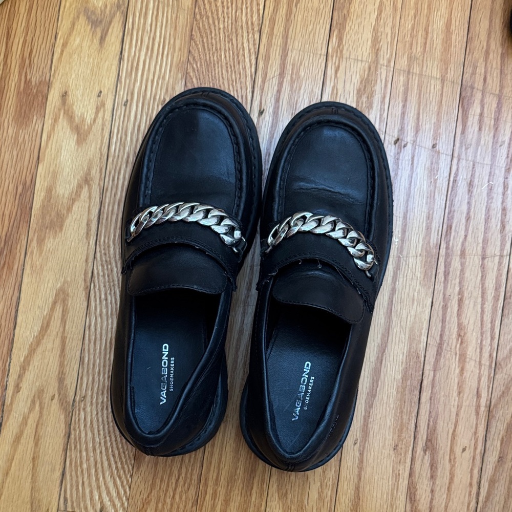 Vagabond Black Loafers with Silver Chain